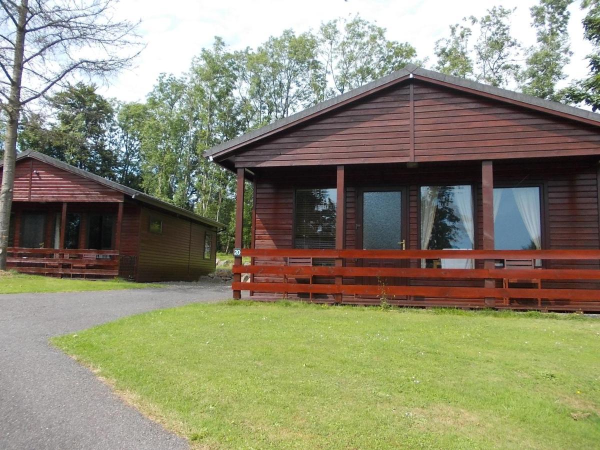 Birch Lodge 20 With Hot Tub ニュートン・スチュワート エクステリア 写真